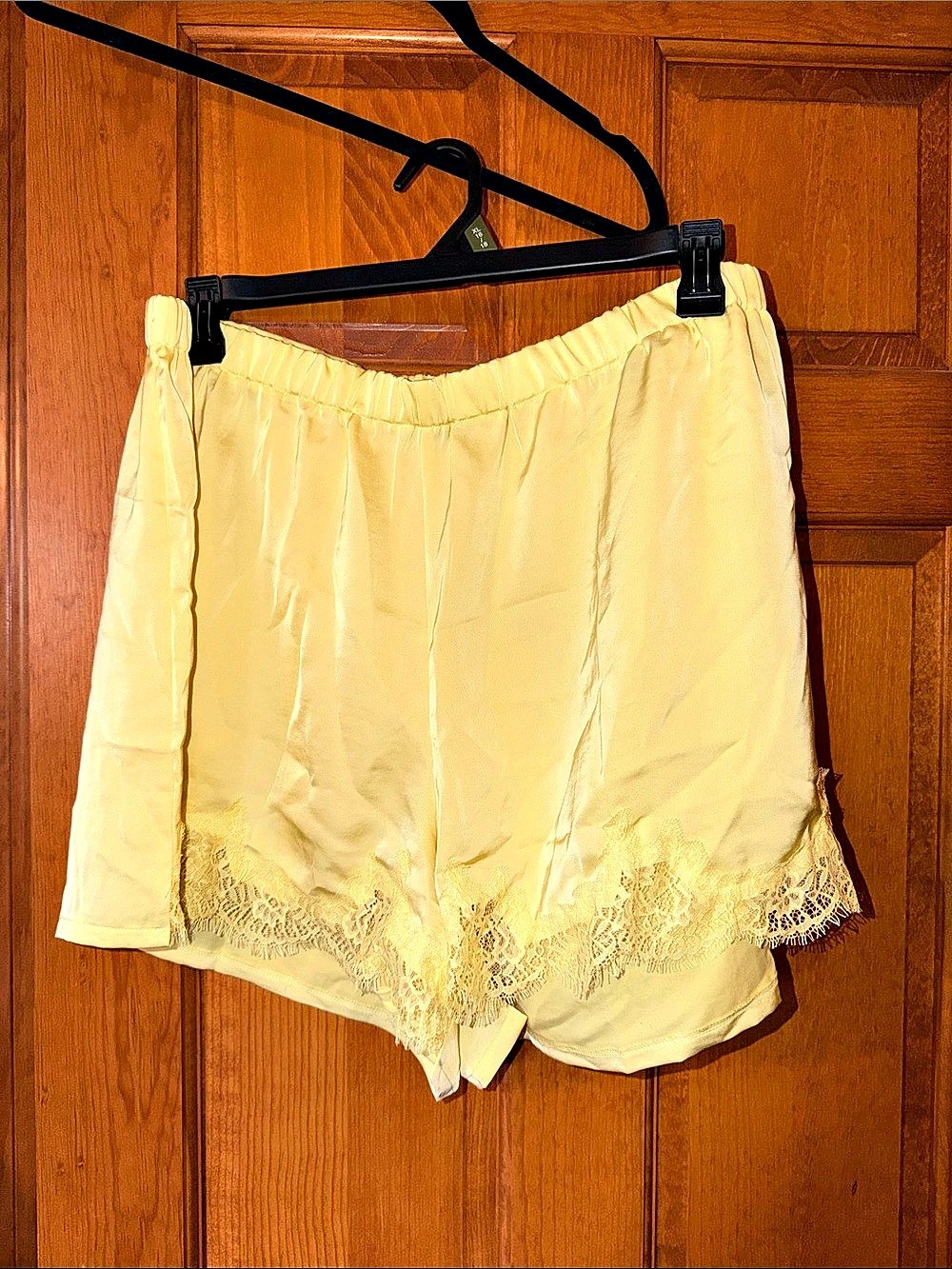 Old Navy Lace Trim Shorts Yellow XL NWT